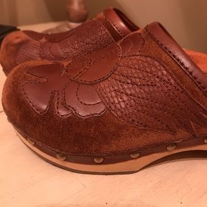 Lucky brand brown clogs